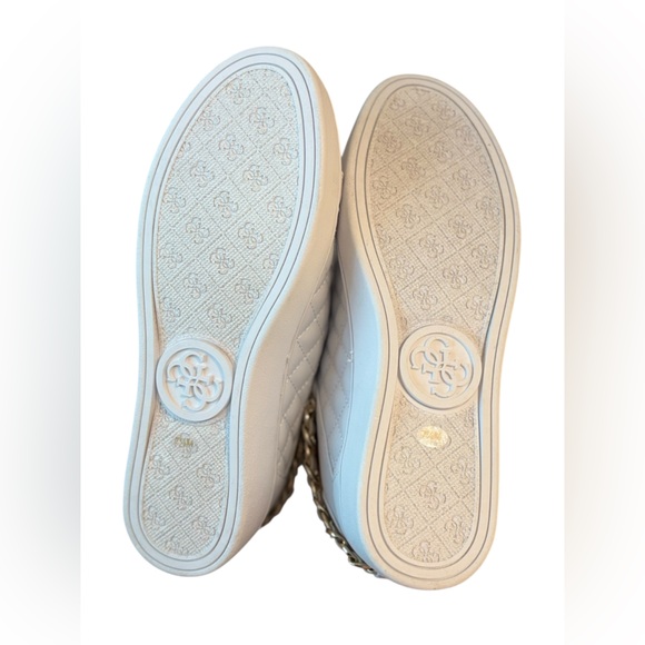 GUESS | Reney Chain Quilted Sneakers | Size 7.5 - Picture 7 of 16